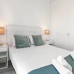 Апартаменты Swell House Феррел