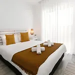 Апартаменты Swell House Феррел